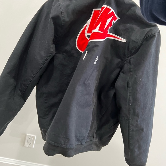 Nike mens jacket red quilted inside bought new - Picture 2 of 3